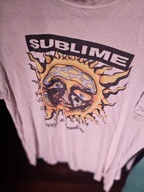 Sublime Graphic Sun Tee in Light Pink